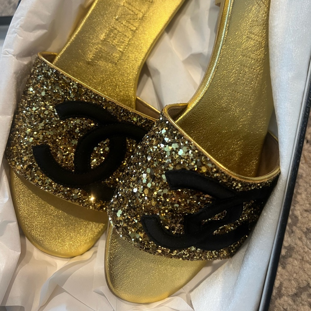 CHANEL | Casual Style Street Style Elegant Style Logo Sandals RARE SOLD OUT